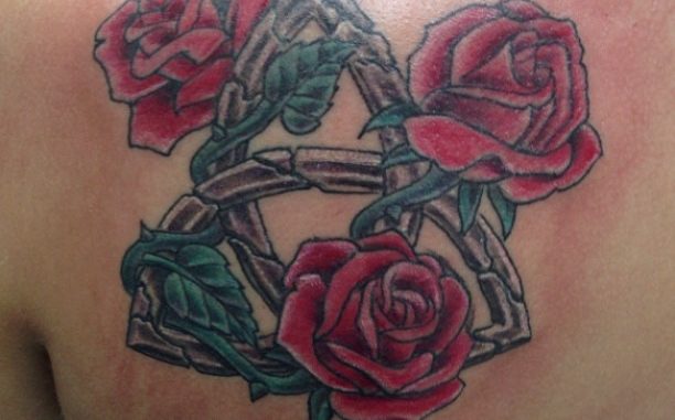 Triquetra with Roses