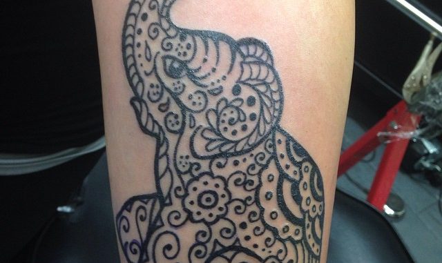 Henna-style elephant